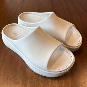 Calia by Carrie Underwood Cream Slip-On Platform Slide sandals Sport Recovery